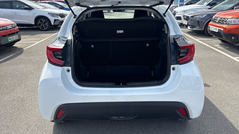 Toyota Yaris 1.5 Hybrid Design 5dr CVT Hybrid Hatchback